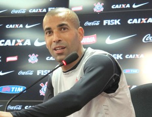 coletiva Emerson Sheik no Corinthians (Foto: Daniel Romeu / Globoesporte.com)