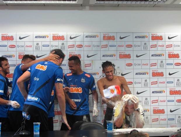 neymar muricy santos ovada (Foto: Marcelo Hazan / Globoesporte.com)