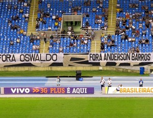 Protesto torcida botafogo estádio engenhão (Foto: Thales Soares / Globoesporte.com)