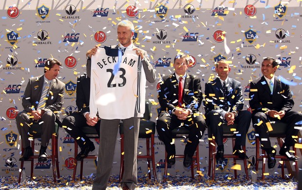 Beckham na chegada ao Los Angeles Galaxy em 2007 (Foto: Getty Images)