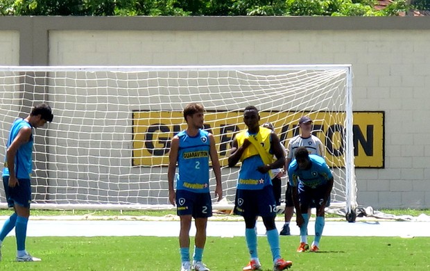 fellype gabriel e sassá botafogo treino (Foto: Thales Soares / Globoesporte.com)