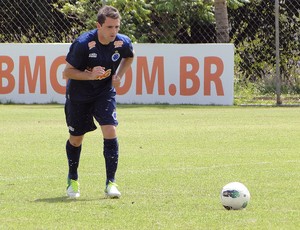 Montillo no treino do Cruzeiro (Foto: Tarciso Badaró / Globoesporte.com)