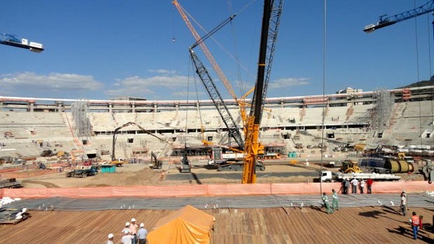 Obras maracanã (Foto: Marcelo Baltar / Globoesporte.com)