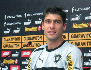 Fellype Gabriel na coletiva do Botafogo (Foto: Fred Huber / Globoesporte.com)