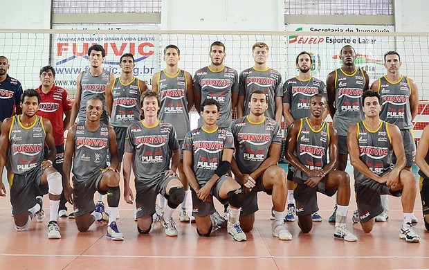 Equipe de vôlei de Pindamonhangaba (Foto: Luis Claudio Antunes/PortalR3)