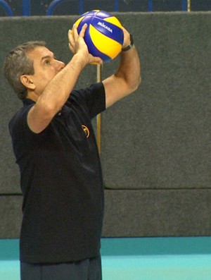 José Roberto Guimarães é o técnico de Campinas (Foto: Carlos Velardi/ EPTV)