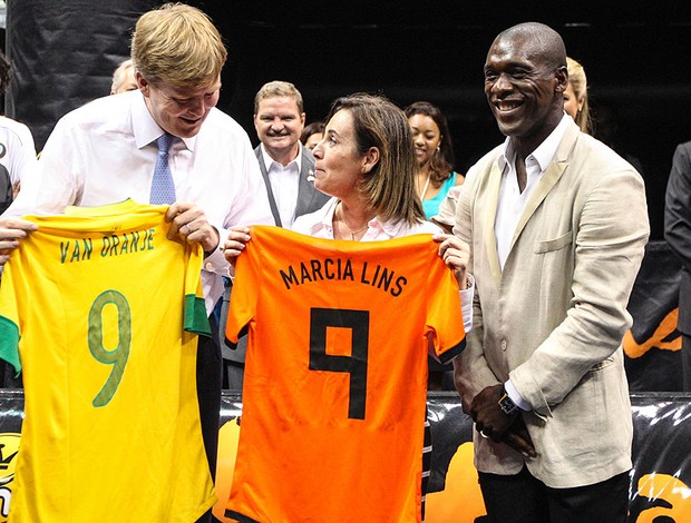 Seedorf encontro com o príncipe Willem Alexander Rio de Janeiro camisas (Foto: Vanessa Carvalho / Ag. Estado)