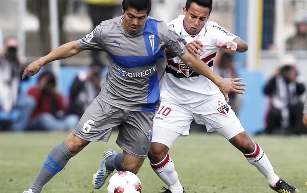 Francisco Silva e Jadson, Universidad Católica e São Paulo (Foto: Agência EFE)