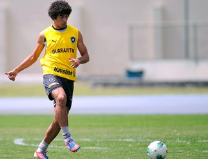 Bruno Mendes no treino do Botafigo (Foto: Fernando Soutello / Agif)