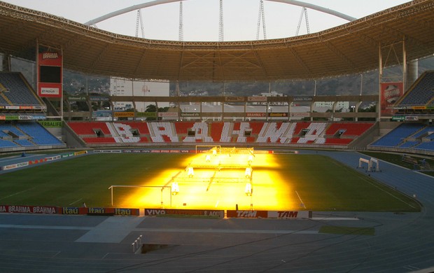 máquinas de luz do Engenhão (Foto: Raphael Marinho / Globoesporte.com)