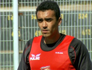 Tiago Alves, zagueiro da Ponte Preta (Foto: Carlos Velardi / EPTV)