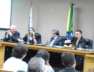 Arbitral do Campeonato Carioca na Ferj (Foto: Vicente Seda / Globoesporte.com)