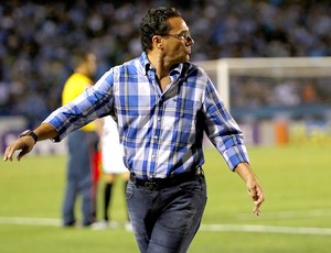 Luxemburgo na partida do Grêmio contra a Ponte Preta (Foto: Lucas Uebel / Site Oficial do Grêmio)