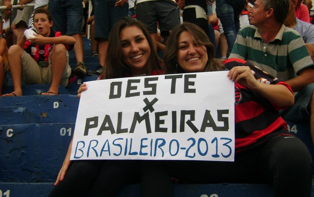 Torcida do Oeste durante jogo contra o Fortaleza, pela Série C (Foto: Alan Schneider/Globoesporte.com)