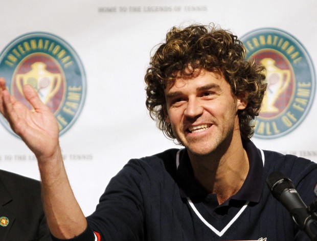 Gustavo Kuerten na coletiva do Hall da Fama (Foto: Reuters)