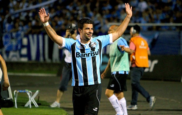 André Lima comemora gol do Grêmio contra a Ponte Preta (Foto: Lucas Uebel / Site Oficial do Grêmio)