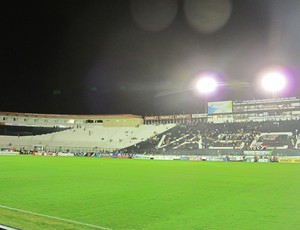 Arquibancada São Januário vazia (Foto: André Casado / Globoesporte.com)