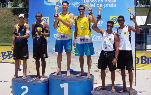 vôlei de praia Beto Pitta, Lipe, Fabio Luiz, Oscar, Rhuan, Carlos campinas (Foto: Divulgação / CBV)