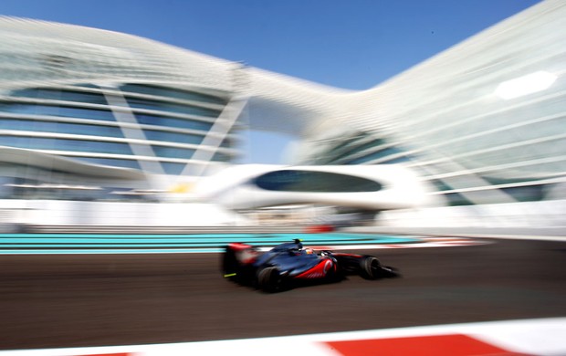 Hamilton no treino da F1 em Abu Dhabi (Foto: Getty Images)