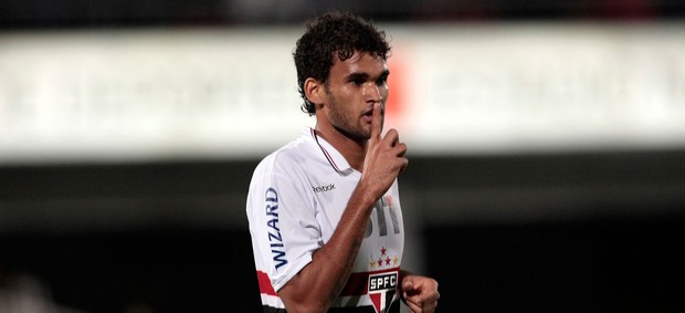 Willian José gol São Paulo (Foto: AP)