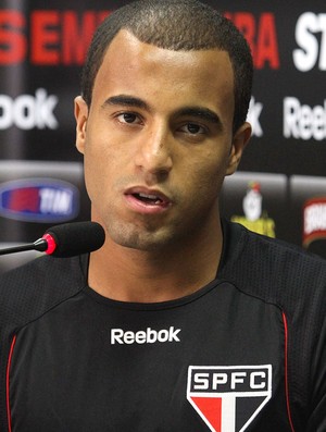 Lucas no treino do São Paulo (Foto: Luiz Pires / VIPCOMM)