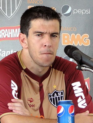 Leandro Donizete na entrevista do Atlético-MG (Foto: Fernando Martins / Globoesporte.com)