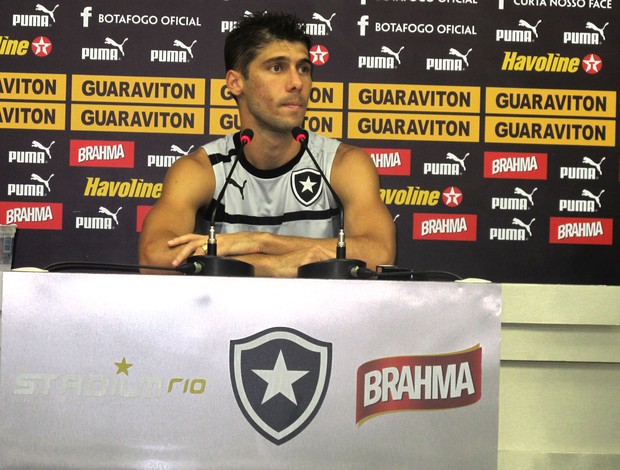 Fellype gabriel botafogo coletiva (Foto: Raphael Marinho / Globoesporte.com)