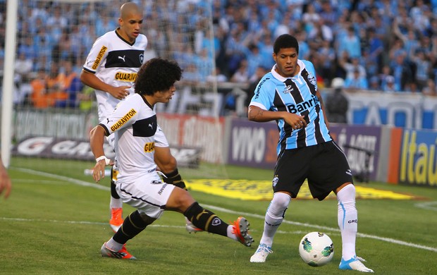 Leandro, do Grêmio, contra o Botafogo (Foto: Lucas Uebel/Divulgação, Grêmio)