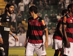 Loco Abreu, no Figueirense, contra o Flamengo (Foto: Luiz Henrique, divulgação / FFC)