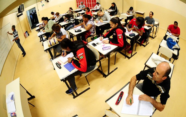 Vôlei do Sesi, Aula de Matemâtica (Foto: Marcos Ribolli / GLOBOESPORTE.COM)