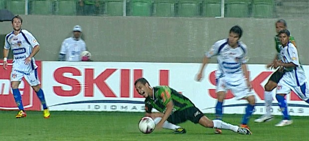 América-MG x Barueri (Foto: Reprodução / Canal Première)