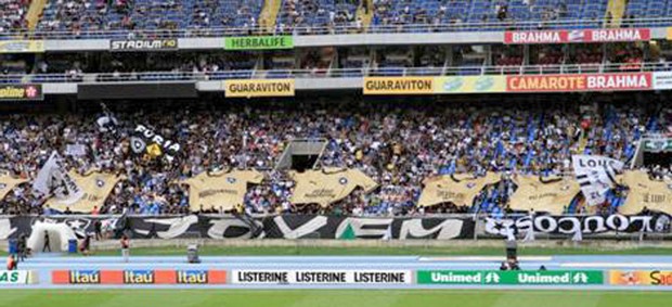 Puma homenageia torcedores do Botafogo (Foto: Paulo Marrucho)