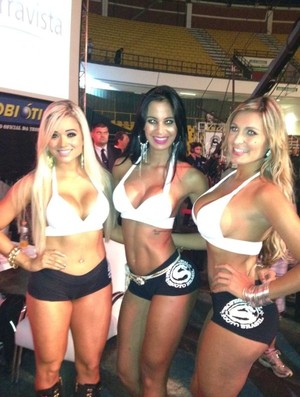 Aryane Steinkopf, Lorena Bueri e Andressa Urach, ring girls do Shooto 34 (Foto: Divulgação)