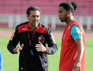 Vanderlei Luxemburgo e Ronaldinho no treino do Flamengo em Sucre (Foto: Alexandre Vidal/Fla Imagem)