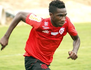 Negueba treino Flamengo (Foto: Márcia Feitosa/VIPCOMM)