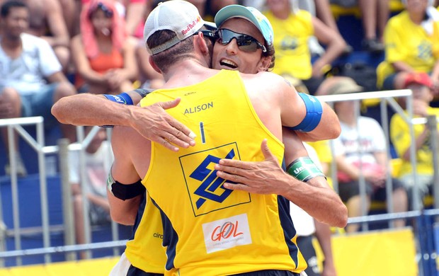 Alison e Emanuel - etapa de Cuiabá do Circuito Brasileiro (Foto: Mauricio Kaye / CBV)