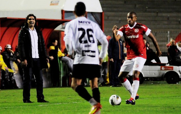 Fernandão, técnico do Inter, contra o Sport (Foto: Alexandre Lops / Inter, DVG)