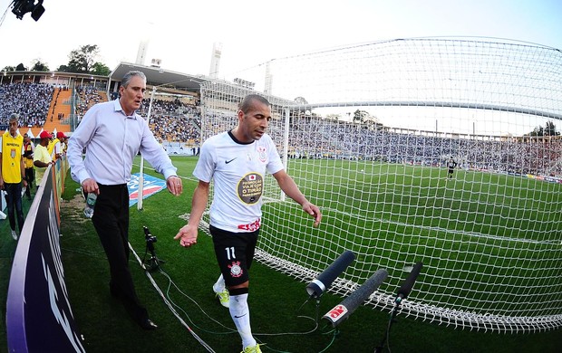 emerson corinthians atlético-mg (Foto: Marcos Ribolli / Globoesporte.com)