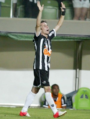 Bernard gol Atlético-MG (Foto: Paulo Fonseca / Ag. Estado)