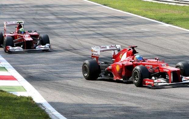 Alonso e Massa GP da Itália  (Foto: AP)