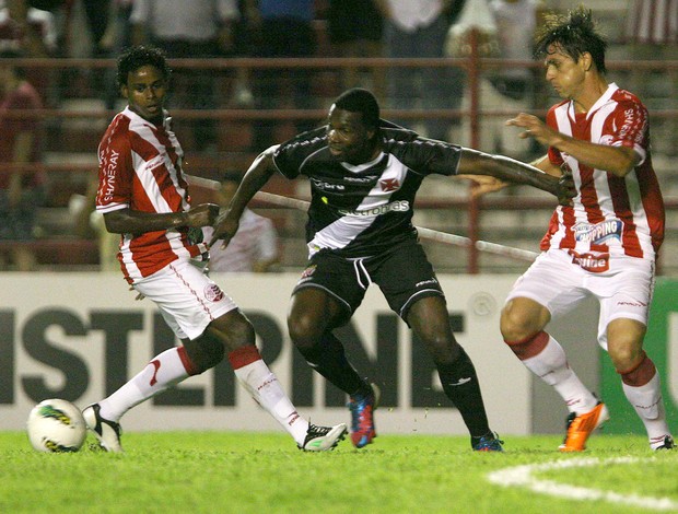 Tenorio, Nautico x Vasco (Foto: Otávio de Souza / Futura Press)