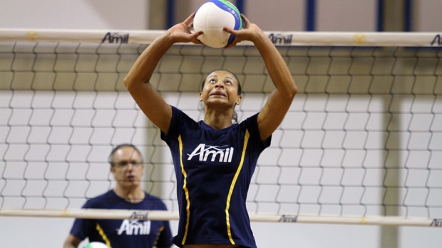 Walewska, central do time feminino de vôlei do Campinas (Foto: Divulgação / Amil)