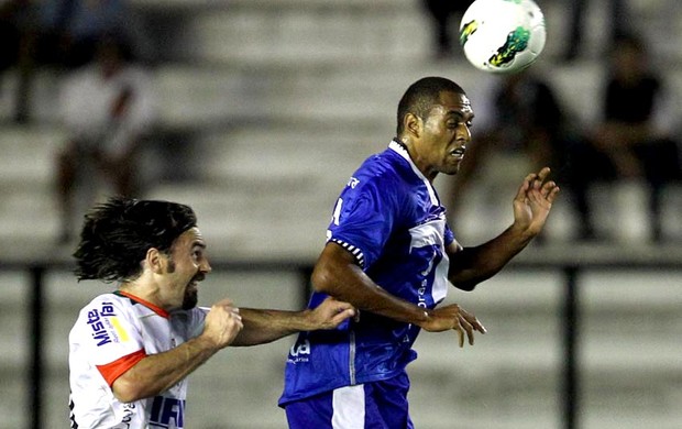 douglas vasco portuguesa (Foto: Marcelo Sadio / Site Oficial do Vasco)