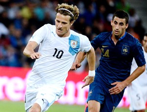 Forlán no amistoso do Uruguai contra a França (Foto: AFP)