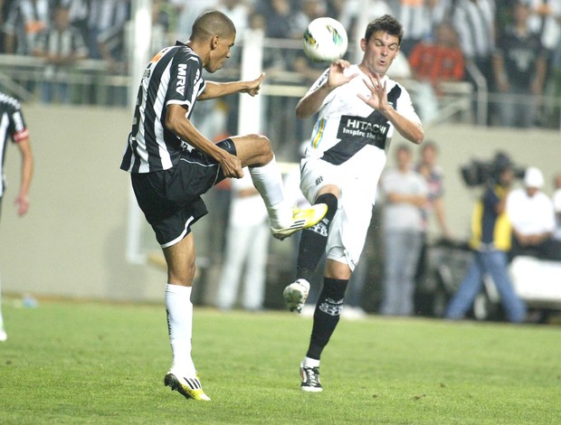 Leonardo Silva, Atlético-Mg e Ponte preta (Foto: Paulo Fonseca / Futura Press)