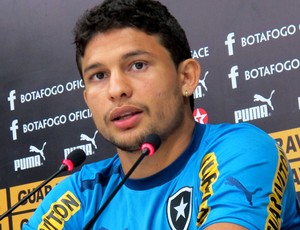 Elkeson botafogo coletiva (Foto: Thales Soares / Globoesporte.com)