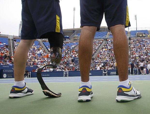 Boleiro prótese US Open tênis (Foto: Reuters)