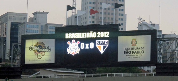 São Paulo e Corinthians falsos no Pacaembu (Foto: Diego Ribeiro/Globoesporte.com)