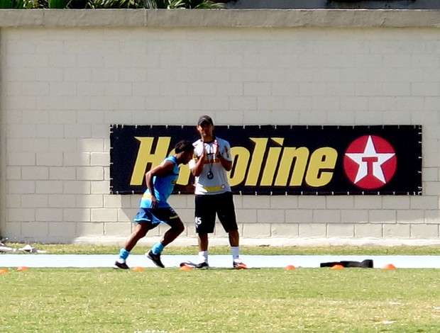 vitor junior botafogo treino (Foto: Thales Soares / Globoesporte.com)