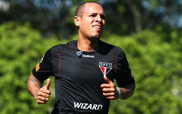 Luis Fabiano no treino do São Paulo (Foto: Luiz Pires / VIPCOMM)